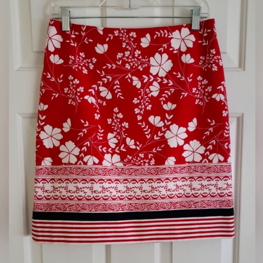 LOFT Fashionable & Preppy Floral Skirt